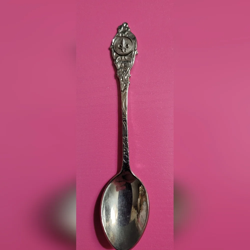 Souvenir Spoons Set Of 4 (9)